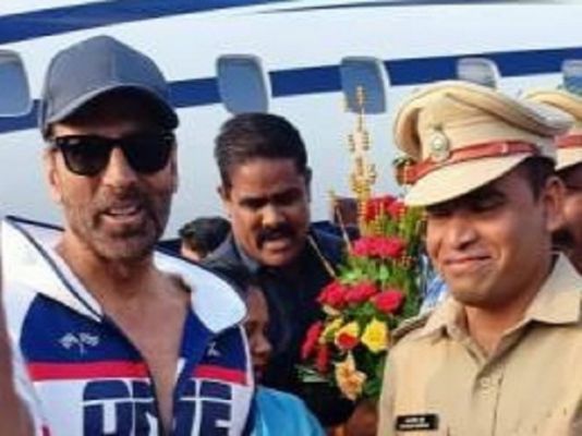 देश के मशहूर एक्टर अक्षय कुमार रायगढ़ पहुंचे, तीन दिनों तक चलेगी शूटिंग
