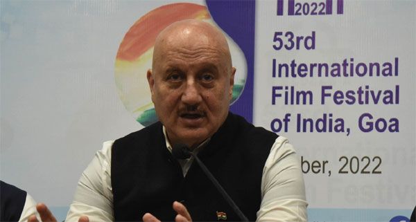 दर्शकों से जुड़ती हैं यथार्थवादी फिल्में : अनुपम खेर