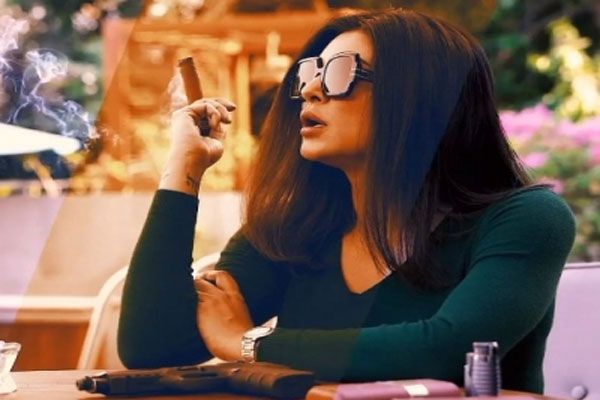  सुष्मिता सेन ने जयपुर में शुरू की 'आर्या' सीजन 3 की शूटिंग