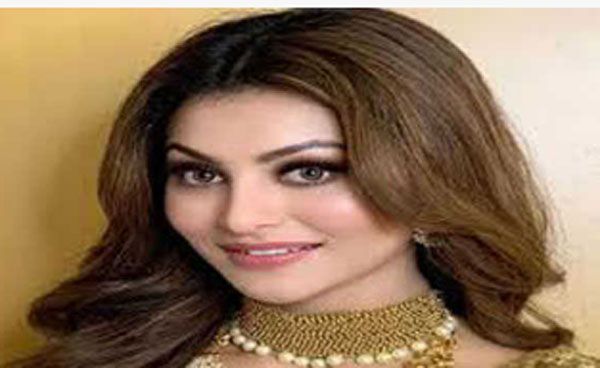  उर्वशी रौतेला ने 190 करोड़ में खरीदा बंगला