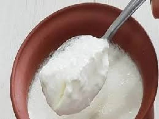 दही में नमक मिलाना चाहिए या फिर चीनी?