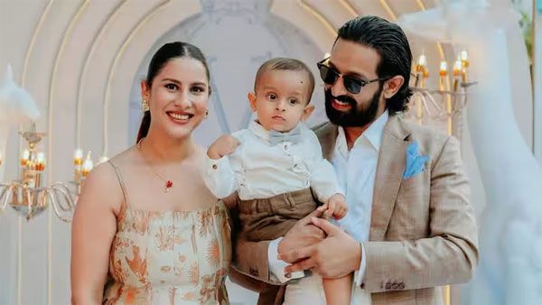 विक्रांत मैसी और शीतल ठाकुर ने दिखाया अपने बेटे वरदान का चेहरा