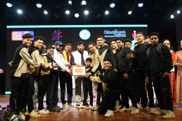 देश ही नहीं, पूरी दुनिया में प्रतिष्ठित हो रहा है चक्रधर समारोह-केंद्रीय राज्य मंत्री श्री रामदास अठावले