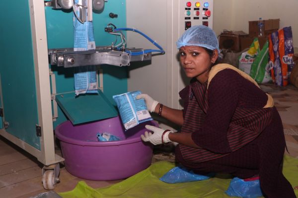 सशक्त मानसिकता से आत्मनिर्भरता की ओर- पोषण निर्माण में अहम भूमिका निभा रही हैं सूरजपुर की महिलाएं