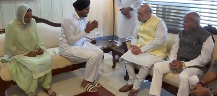 सिद्धू मूसेवाला के पिता ने की अमित शाह से मुलाकात, सीबीआइ जांच की मांग