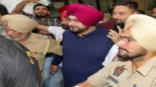 पटियाला जेल में बंद नवजोत सिंह सिद्धू की तबियत बिगड़ी, पीजीआइ चंडीगढ़ लाया गया