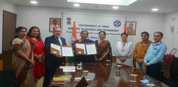 इंस्टिट्यूट नेशनल डे ला प्रोप्रिएट इंडस्ट्रीयल, फ्रांस तथा वैज्ञानिक और सीएसआईआर के बीच हुआ एमओयू