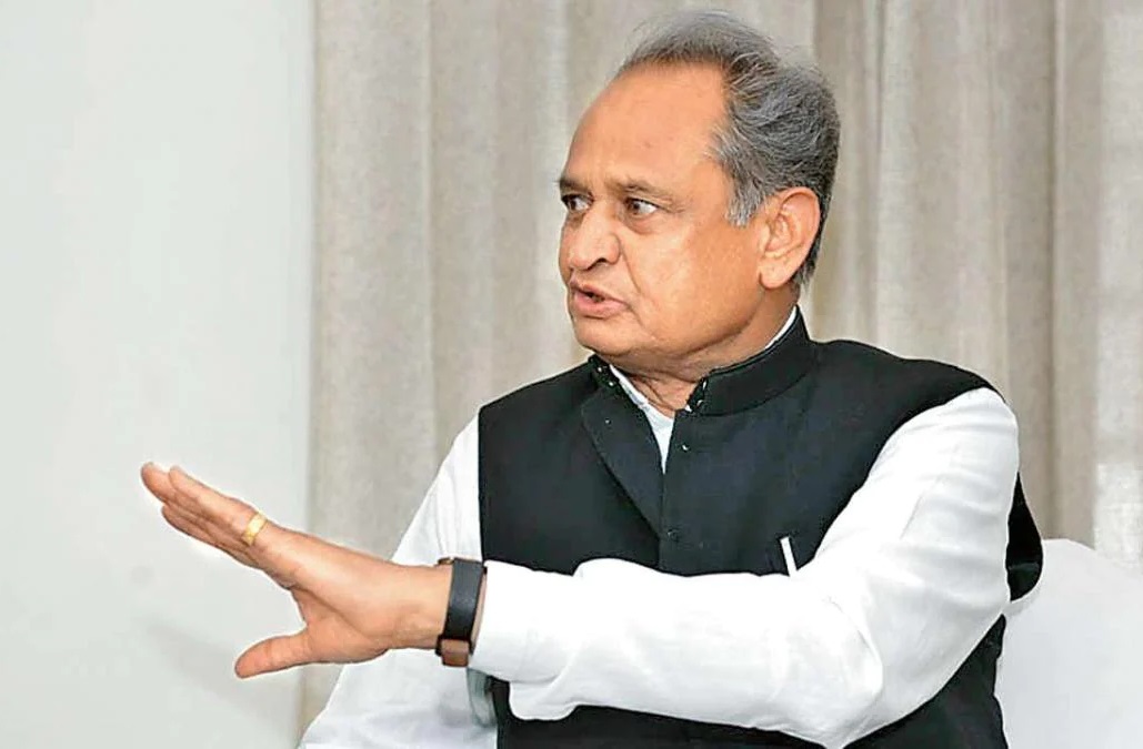 पार्टी संभालने के लिए सीएम पद छोड़ेंगे गहोत...