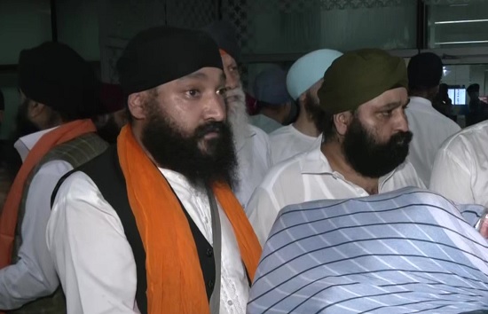 55 सिख अफगानिस्तान से दिल्ली लाए गए, बोले- काबुल में हालात ठीक नहीं