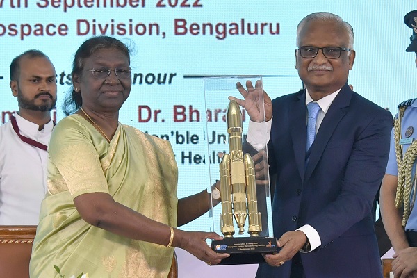 सुरक्षा बलों के पीछे की ताकत रहा है एचएएल : राष्ट्रपति मुर्मु