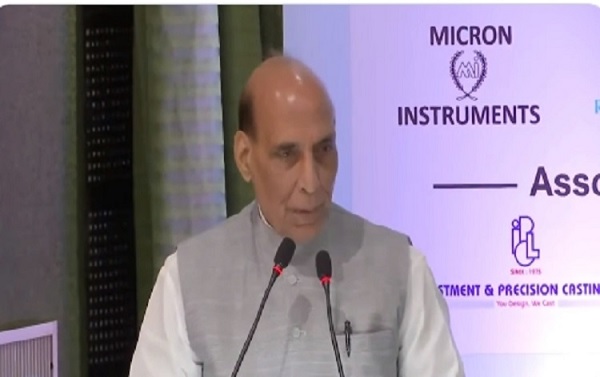 रक्षा मंत्री राजनाथ सिंह ने निवेश बढ़ाने का किया आग्रह