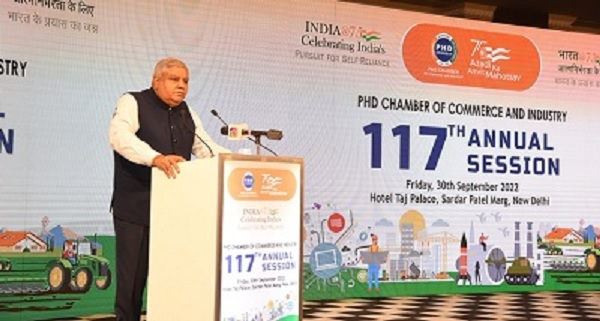 व्यापार और उद्योग निकाय देश की उद्यमी संस्कृति का भरपूर लाभ उठायें : उपराष्ट्रपति