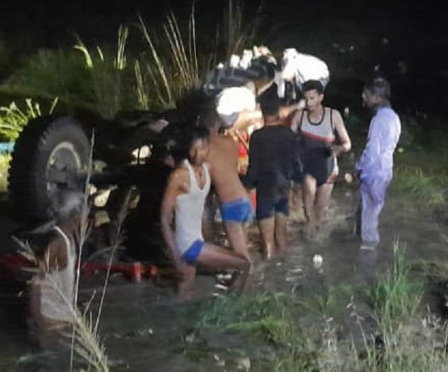 मौत के गड्ढे ने न&zwj;िगल ली 26 लोगों की सांसें...