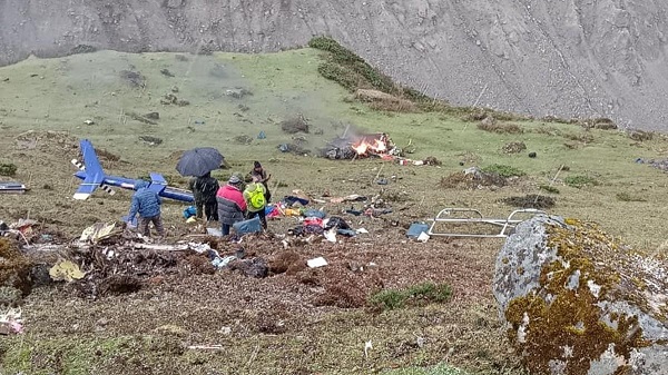 केदारनाथ धाम से पहले हेलिकॉप्टर क्रैश, 6 श्रद्धालुओं की मौत