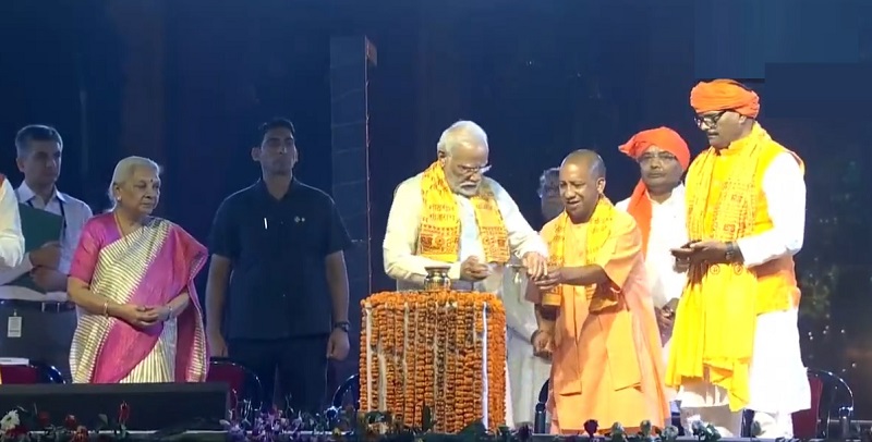 प्रभु राम के आशीर्वाद से आज हम अयोध्या की अलौकिकता के साक्षी बन रहे हैं : नरेंद्र मोदी