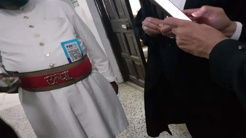 वकीलों से लेता था 'डिजिटल' बख्शीश, हाईकोर्ट जज का अर्दली निलंबित...