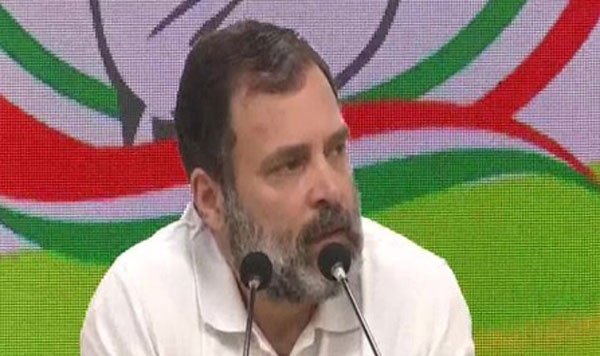 मेरा नाम गांधी है, गांधी किसी से माफी नहीं मांगता : राहुल गांधी