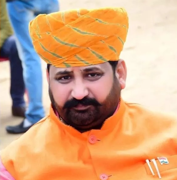 करणी सेना के अध्यक्ष की गोली मारकर हत्या