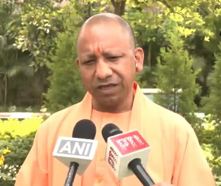 खुद को एक्सीडेंटल हिंदू कहने वालों का भारत के इतिहास पर बोलना हास्यास्पद : सीएम योगी