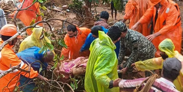 वायनाड में भूस्खलन में 11 की मौत, सैकड़ों के फंसे होने की आशंका