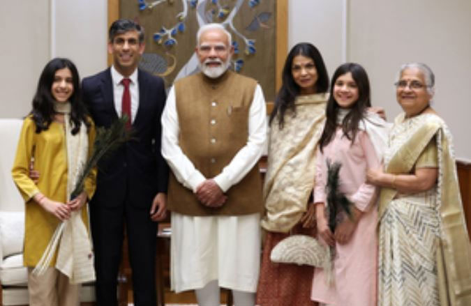 पीएम मोदी ने ब्रिटेन के पूर्व प्रधानमंत्री ऋषि सुनक और उनके परिवार से की मुलाकात