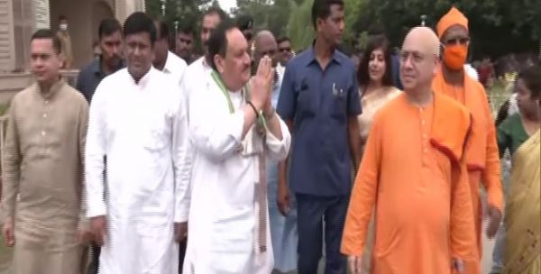 भाजपा के राष्ट्रीय अध्यक्ष जे.पी. नड्डा ने हावड़ा के बेलूर मठ में पूजा की