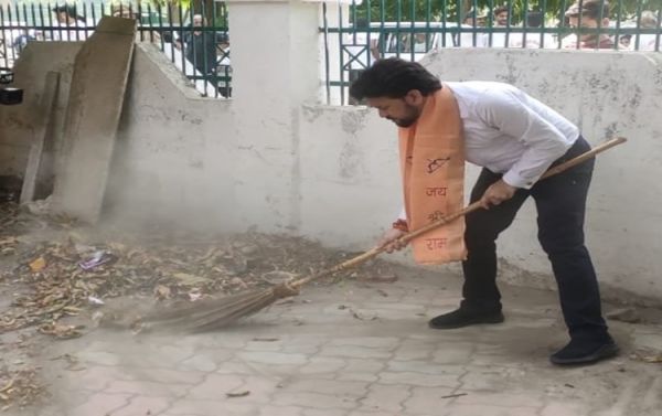 स्वच्छ भारत, स्वस्थ और सशक्त भारत के लिए मूल मंत्र : अनुराग सिंह ठाकुर