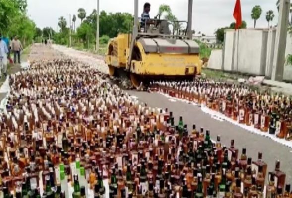5.47 करोड़ की अवैध शाराब पर चला बुलडोज़र...