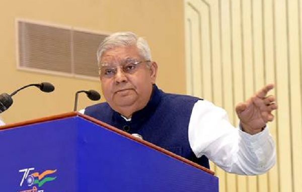 विदेशों की यात्रा करने से पहले घरेलू पर्यटन स्थलों पर जाएं : जगदीप धनखड़