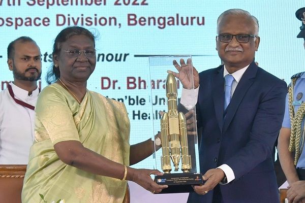 सुरक्षा बलों के पीछे की ताकत रहा है एचएएल : राष्ट्रपति मुर्मु