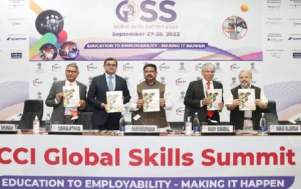 श्रम अधिनियमों के सरलीकरण से देश का कार्यबल और अधिक उत्&zwj;पादक होगा : धर्मेन्&zwj;द्र प्रधान