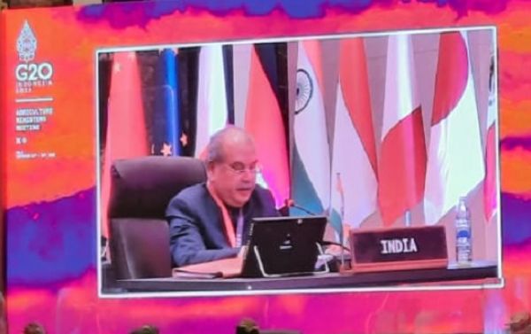 कृषि एवं खाद्य प्रणालियों के समक्ष स्थिरता संबंधी चुनौतियों से निपटने के लिए भारत तत्&zwj;पर : तोमर