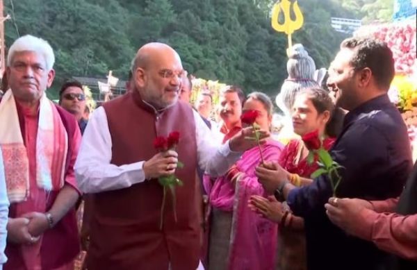 वैष्णो देवी के दरबार पहुंचे अमित शाह, राजोरी में करेंगे जनसभा को संबोधित