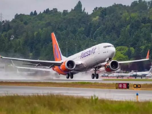 बाल-बाल बचे यात्री, फ्लाइट में हो सकता था बढ़ा हादसा