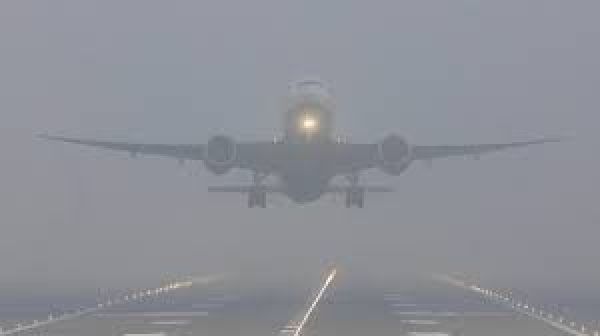 घने कोहरे के चलते राजधानी में हवाई यातायात अस्त-व्यस्त, 12 उड़ानों में देरी...