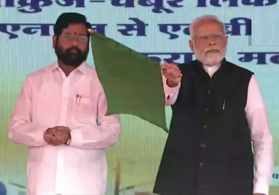 पीएम मोदी ने दो वंदे भारत एक्सप्रेस को दिखाई हरी झंडी