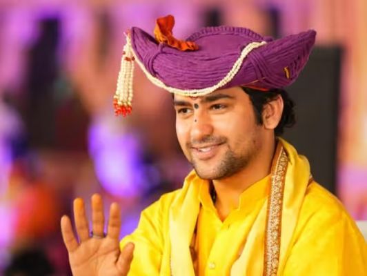 जब बिना टिकट यात्रा कर रहे धीरेन्द्र शास्त्री ने टीटी से ही ले लिए 1100 रुपए...