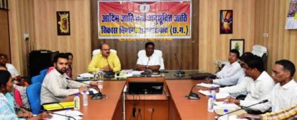  शैक्षणिक गतिविधियों के साथ ही अन्य क्षेत्रों में भी बच्चों की प्रतिभा को आगे बढ़ाने करें प्रोत्साहित : कलेक्टर