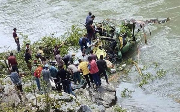  सेना का हेलीकॉप्टर क्रैश, 3 घायल...