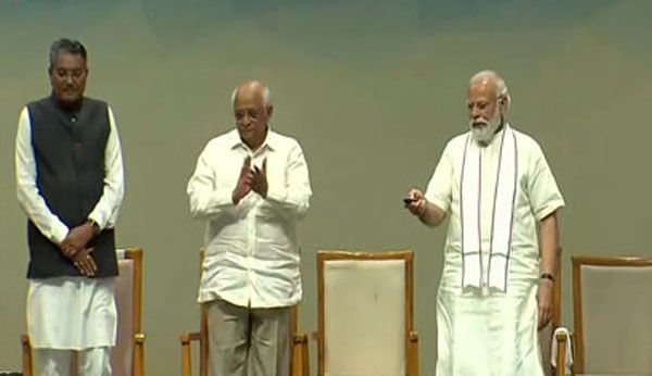  PM मोदी ने गुजरात में लगभग 4,400 करोड़ रुपये की विभिन्न परियोजनाओं का उद्घाटन किया