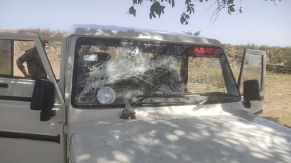 डकैत समझकर वन विभाग की टीम पर हमला, गोली भी चली, एक कर्मी घायल...