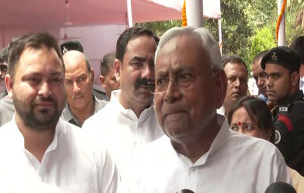 बिहार में निर्माणाधीन पुल गिरने पर नीतीश कुमार ने मानी गलती