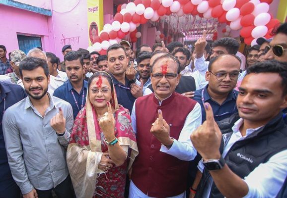 मध्य प्रदेश की सभी 230 सीटों पर वोटिंग जारी, अबतक 10.39 प्रतिशत मतदान