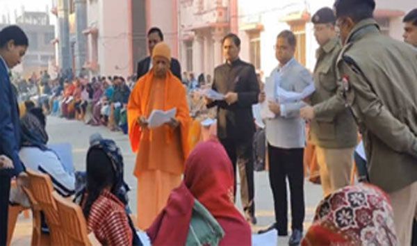 पीड़ितों की सहायता में लापरवाही पर होगी कार्रवाई: योगी