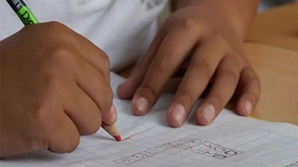 होमवर्क का टेंशन, तीसरी मंजिल से कूद गया छात्र