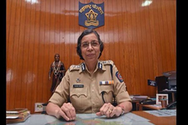 महाराष्ट्र की पहली महिला डीजीपी को 2 साल का सेवा विस्तार मिला