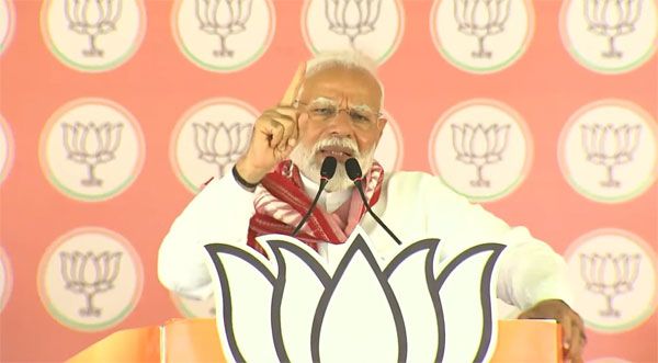  कांग्रेस बार-बार अपने ही देश को डराने की कोशिश कर रही : मोदी