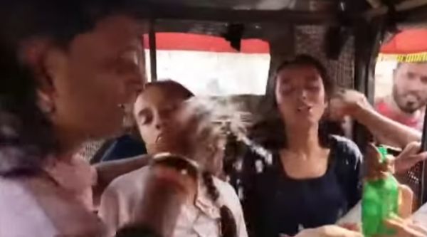 गर्मी से बेहोश हुए 41 बच्चे, 45 डिग्री तापमान में चल रही थी क्लास...