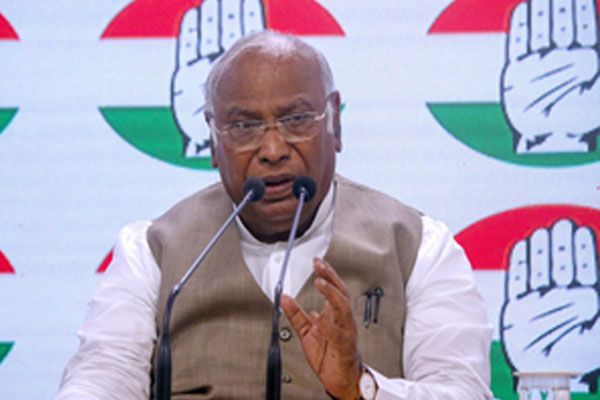 कांग्रेस ने छत्तीसगढ़ समेत अन्य राज्यों में हार की पड़ताल शुरू की