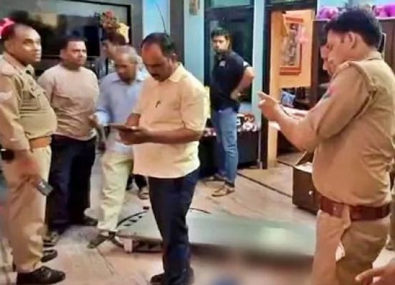 डाकघर के सुपरिटेंडेंट ने की आत्महत्या